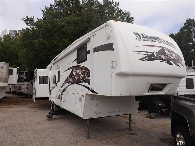 2008 Keystone Montana Photo