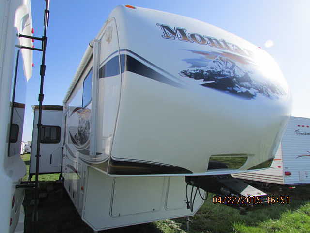 2011 Keystone Montana Photo