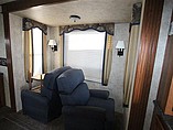 2010 Keystone Montana Photo #6