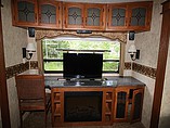 2010 Keystone Montana Photo #7