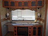 2009 Keystone Montana Photo #9