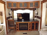 2010 Keystone Montana Photo #7