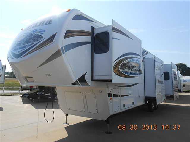 2014 Keystone Montana Photo