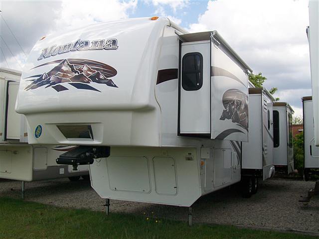 2009 Keystone Montana Photo