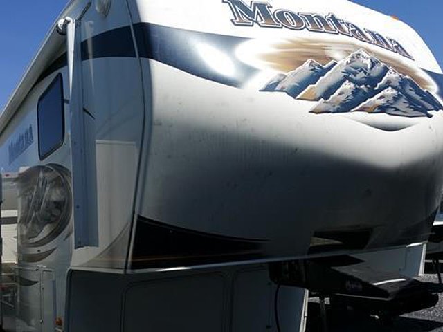 2010 Keystone Montana Photo