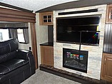 2016 Keystone Montana Photo #23
