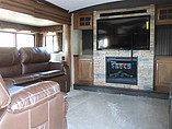 2016 Keystone Montana Photo #4