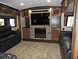 2016 Keystone Montana Photo #10