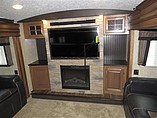 2016 Keystone Montana Photo #11