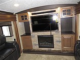 2016 Keystone Montana Photo #13