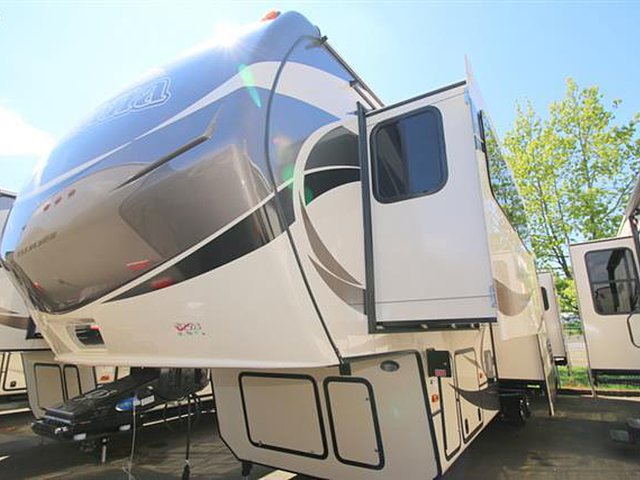 2015 Keystone Montana Photo