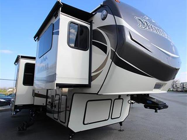 2015 Keystone Montana Photo