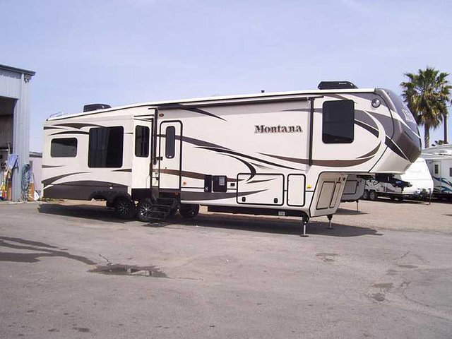 2015 Keystone Montana Photo