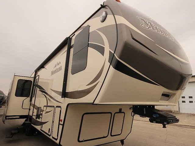 2015 Keystone Montana Photo