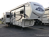 2015 Keystone Montana Photo #2