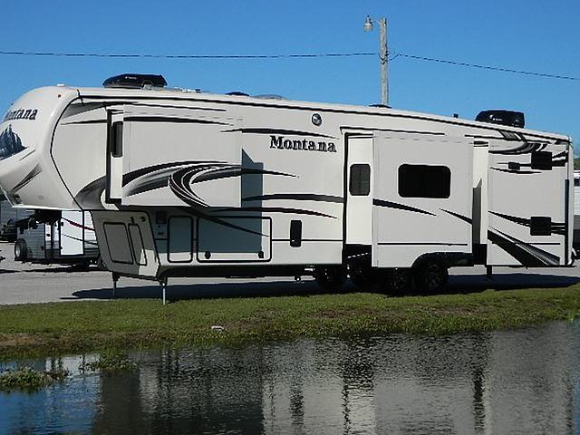 2015 Keystone Montana Photo