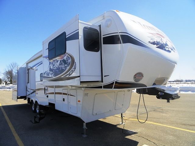 2011 Keystone Montana Photo