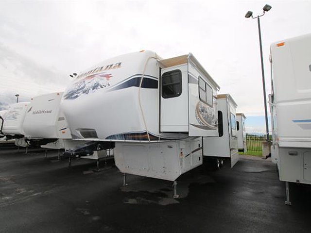 2012 Keystone Montana Photo