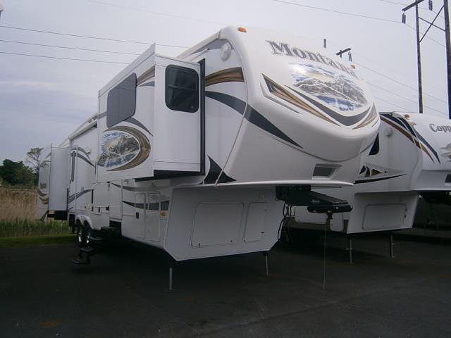 2013 Keystone Montana Photo