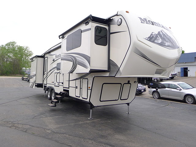 2014 Keystone Montana Photo