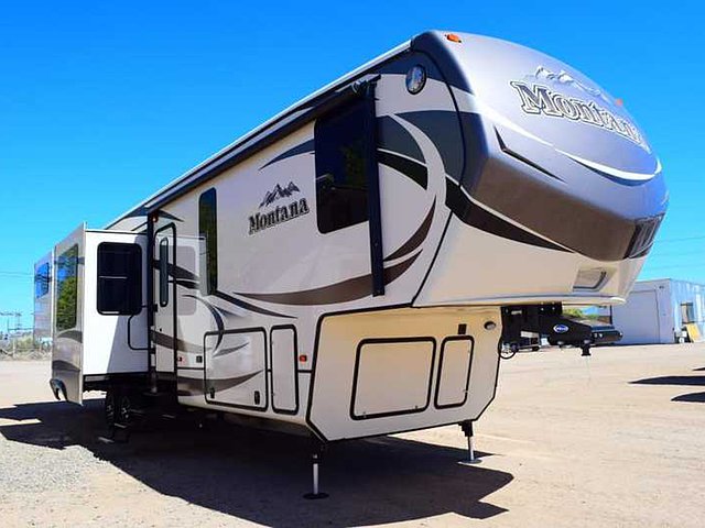 2015 Keystone Montana Photo