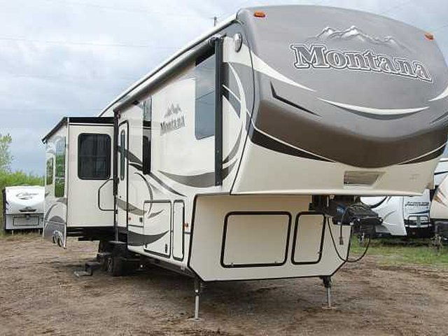 2016 Keystone Montana Photo