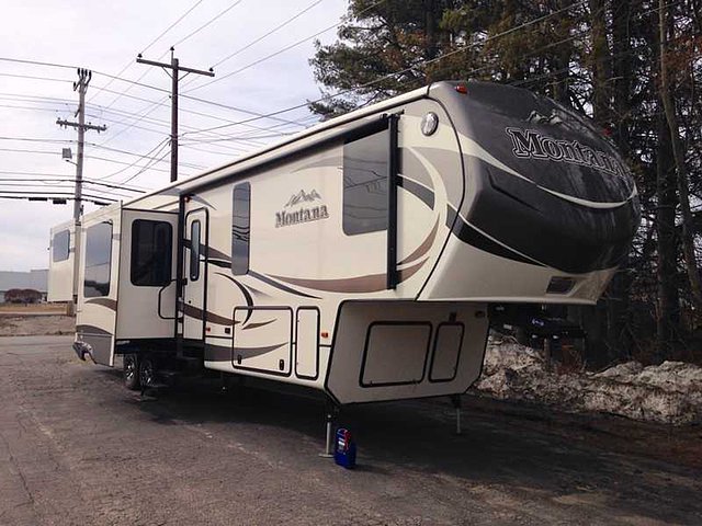 2015 Keystone Montana Photo