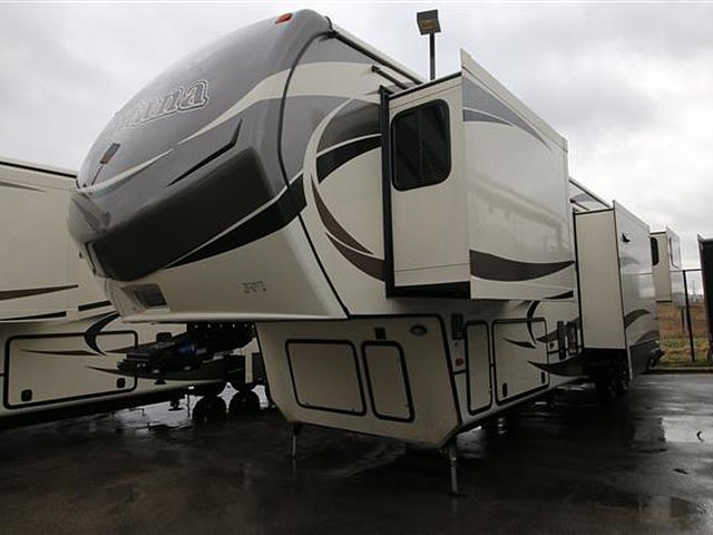 2015 Keystone Montana Photo