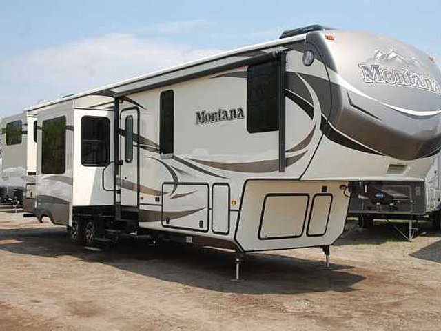 2016 Keystone Montana Photo