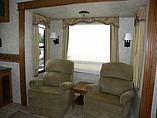 2010 Keystone Montana Hickory Photo #9