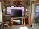 2009 Keystone Montana Hickory Photo #9
