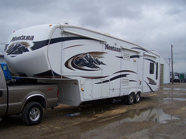 2010 Keystone Montana Hickory Photo