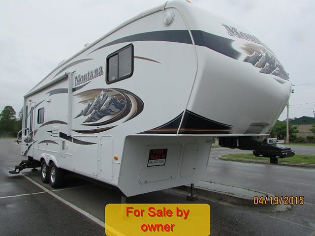 2010 Keystone Montana Hickory Photo