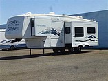 2005 Keystone Montana Photo #2