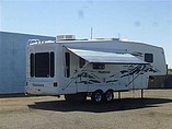 2005 Keystone Montana Photo #9