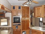 2006 Keystone Montana Mountaineer Photo #9
