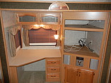 2005 Keystone Montana Photo #9