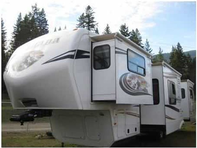 2013 Keystone Montana Mountaineer Photo