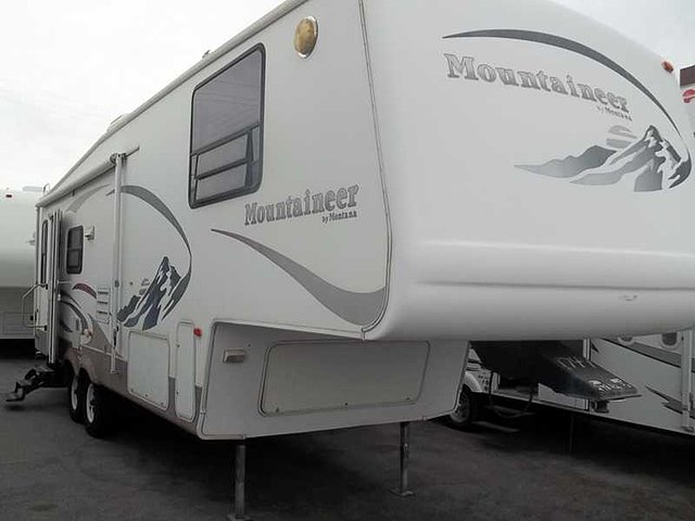 2004 Keystone Montana Mountaineer Photo