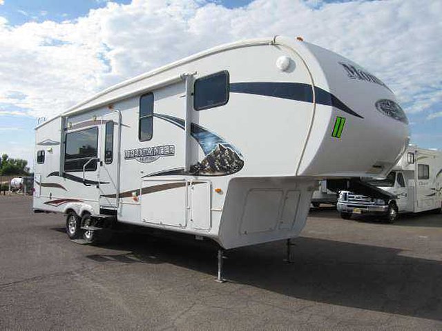 2011 Keystone Montana Mountaineer Photo