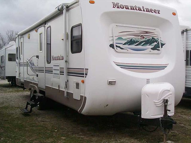 2003 Keystone Montana Mountaineer Photo