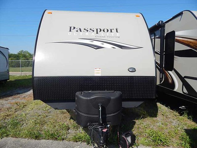 2015 Keystone Passport Ultra Lite Grand Touring Photo