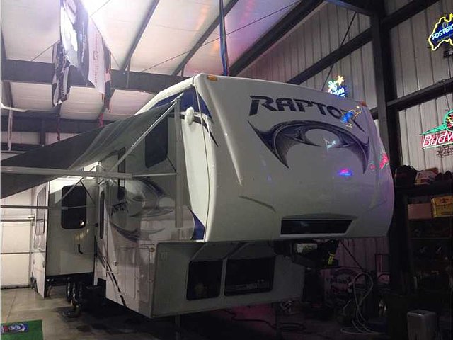 2011 Keystone Raptor Photo