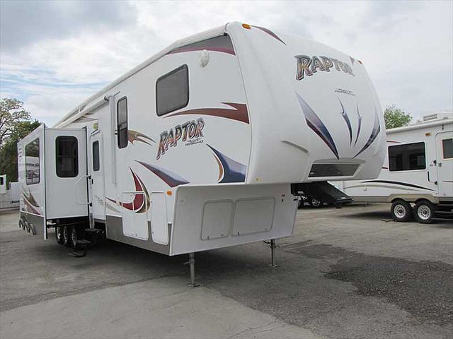 2010 Keystone Raptor Photo