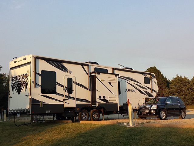 2014 Keystone Raptor Photo