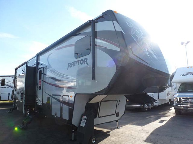 2015 Keystone Raptor Photo