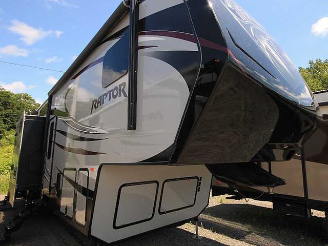 2015 Keystone Raptor Photo