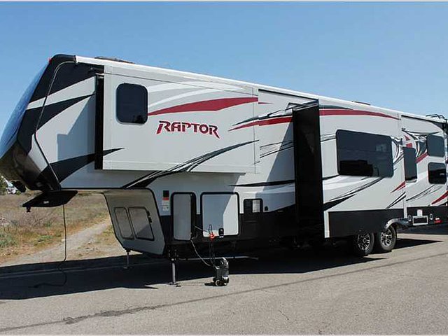 2016 Keystone Raptor Photo