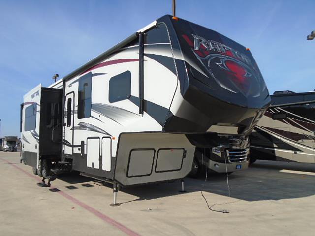 2015 Keystone Raptor Photo