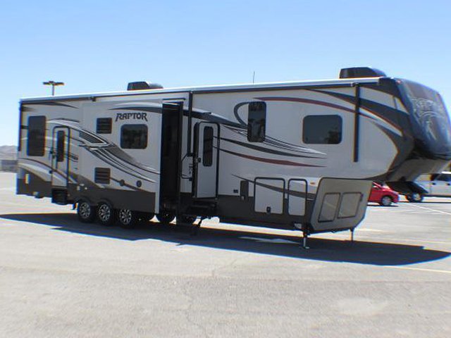 2015 Keystone Raptor Photo